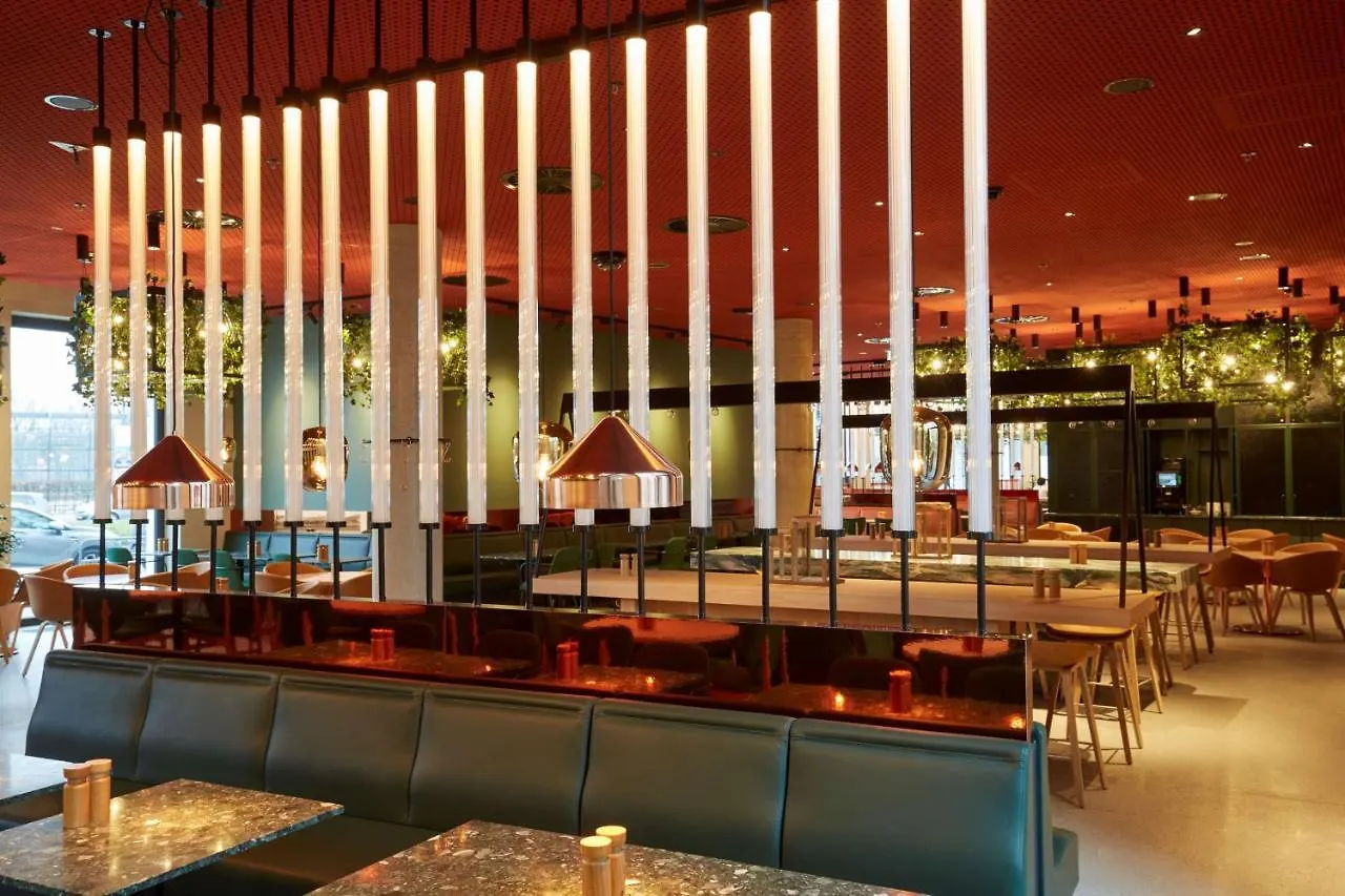 Scandic Frankfurt Hafenpark フランクフルト 4*,